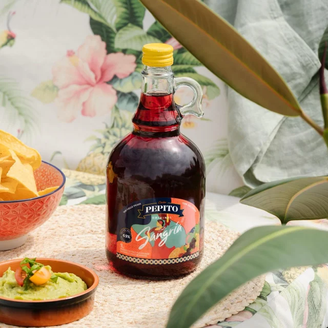 Savais-tu qu’à l’origine la Sangria vient de l’Espagne ?

On te promet que chaque gorgée de notre Pepito Sangria te transportera au bord de la mer, sous le soleil radieux ☀️

Fais le plein et prolonge ton été - une gorgée à la fois ! 🍹

#ConsommezAvecmoderation #sangria #cocktail #étééternel
